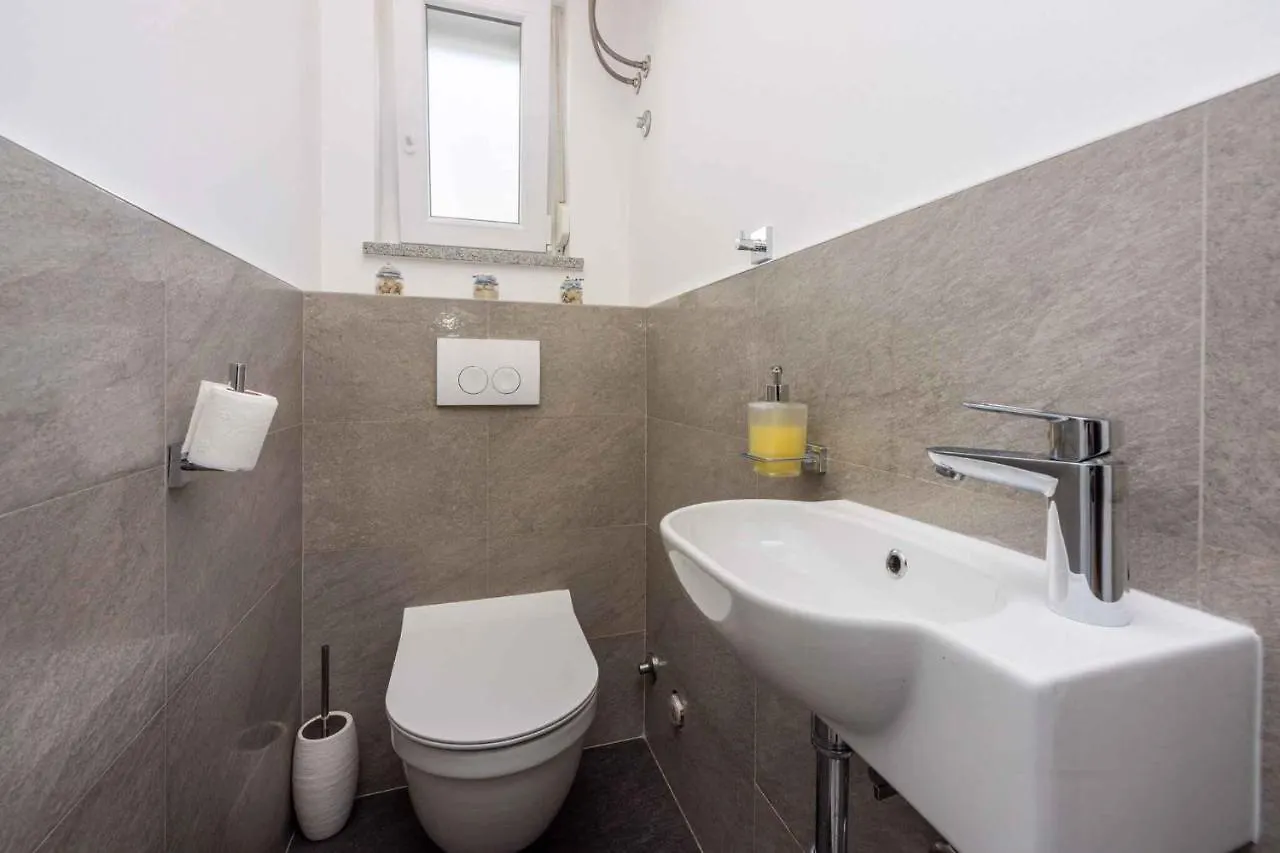 Apartment In Crikvenica 45074