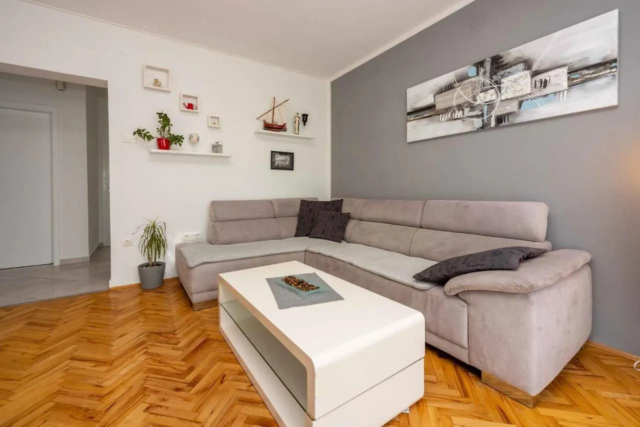 Apartment In Crikvenica 45074